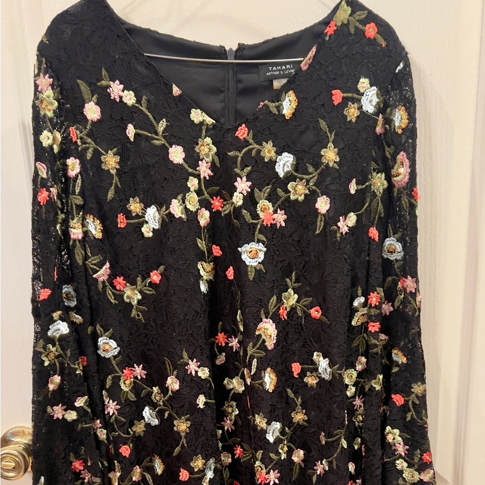 T Tahari Black Floral Long Sleeve Dress